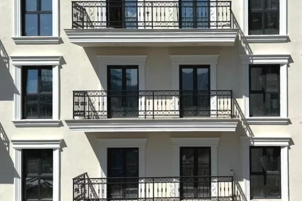 Shtepi ne shitje Apartament ne Tirane, Garsoniere, Mobilimi Bosh, pa mobiluar, Pagesa 92,400  Euro.