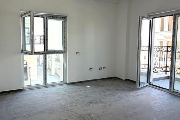 Shtepi ne shitje Apartament ne Tirane, 3+1, Mobilimi Bosh, pa mobiluar, Pagesa 273,350  Euro.