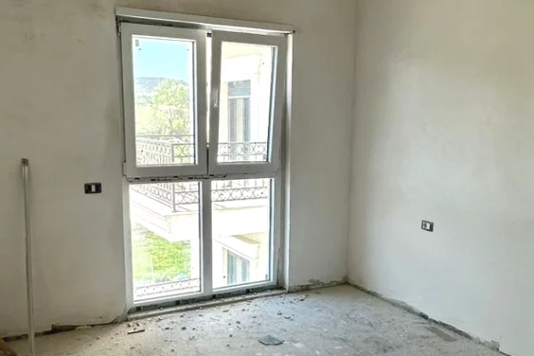🏡 SHITET APARTAMENT 2+1 + 2 TUALETE – TIRANA PORTA E RE, SAUK ✨