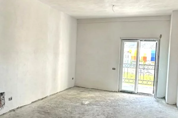 Shtepi ne shitje Apartament ne Tirane, 2+1, Mobilimi Bosh, pa mobiluar, Pagesa 223,540  Euro.