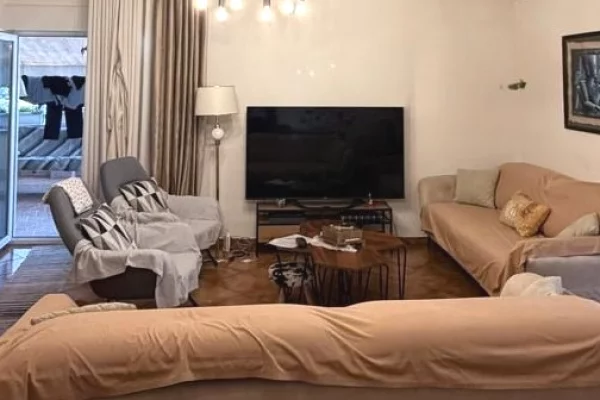 Shtepi me qera Penthose(kati i fundit panoramik) ne Tirane, 3+1, Mobilimi E mobiluar, Pagesa 90,000  Leke.