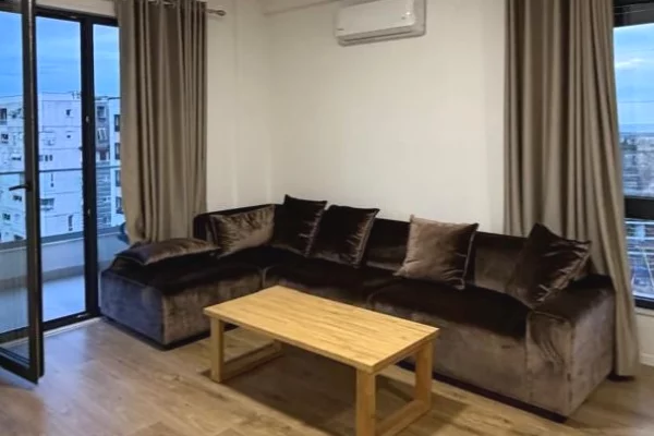 Shtepi me qera 2+1 ne Tirane - 750 Euro