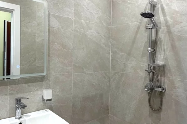 Shtepi ne shitje Apartament ne Tirane, 2+1, Mobilimi E mobiluar, Pagesa 225,000  Euro.