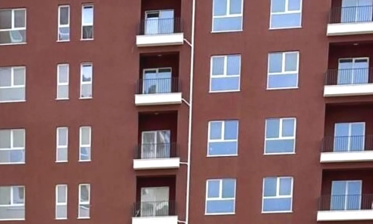 Shtepi ne shitje Apartament ne Tirane, 2+1, Mobilimi E mobiluar, Pagesa 183,750  Euro.