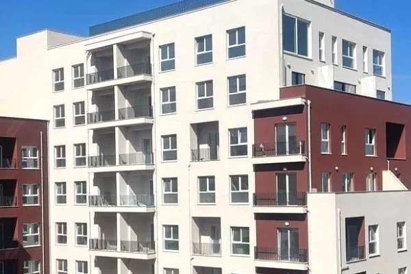 Shtepi ne shitje Apartament ne Tirane, 2+1, Mobilimi E mobiluar, Pagesa 183,750  Euro.