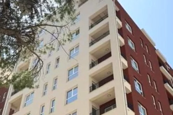 Shtepi ne shitje Apartament ne Tirane, 2+1, Mobilimi E mobiluar, Pagesa 183,750  Euro.