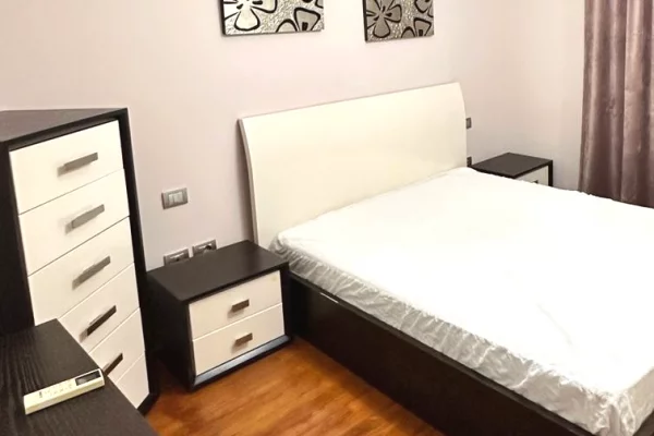 Shtepi me qera Apartament ne Tirane, 2+1, Mobilimi E mobiluar, Pagesa 65,000  Leke.