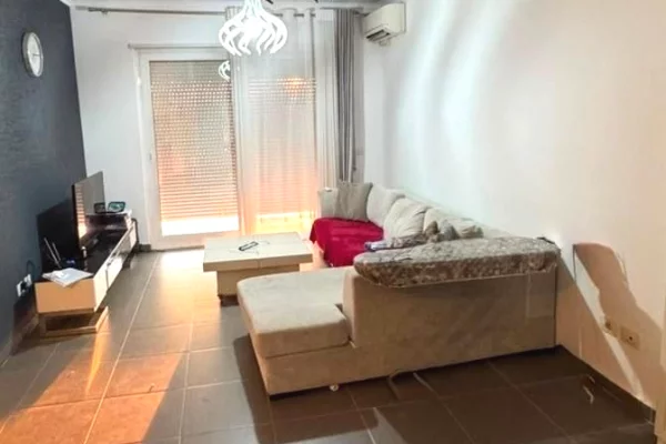 Shtepi me qera 2+1 ne Tirane - 600 Euro