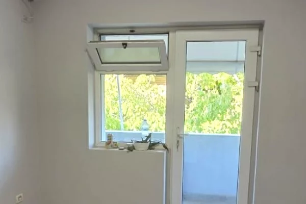 Ambient biznesi me qera 3+1 ne Tirane - 800 Euro
