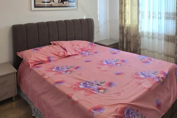 Shtepi me qera Apartament ne Tirane, 1+1, Mobilimi E mobiluar, Pagesa 600  Euro.
