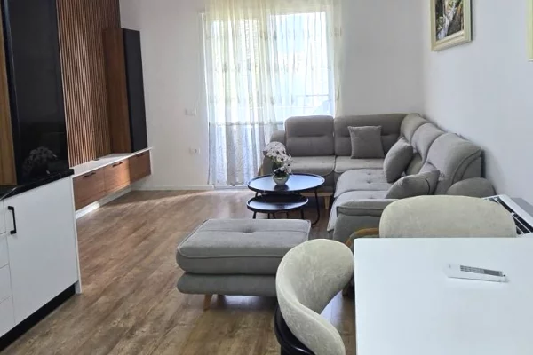 Shtepi me qera Apartament ne Tirane, 1+1, Mobilimi E mobiluar, Pagesa 600  Euro.