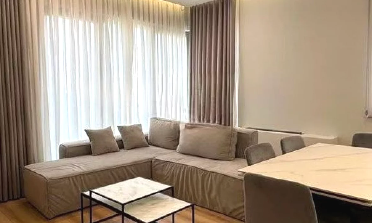 Shtepi me qera Apartament ne Tirane, 3+1, Mobilimi E mobiluar, Pagesa 1,800  Euro.