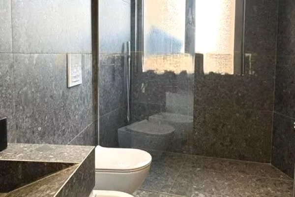 Shtepi me qera Apartament ne Tirane, 3+1, Mobilimi E mobiluar, Pagesa 1,800  Euro.