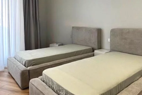 Shtepi me qera Apartament ne Tirane, 3+1, Mobilimi E mobiluar, Pagesa 1,800  Euro.
