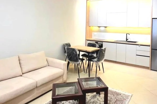 Shtepi me qera 2+1 ne Tirane - 70,000 Leke