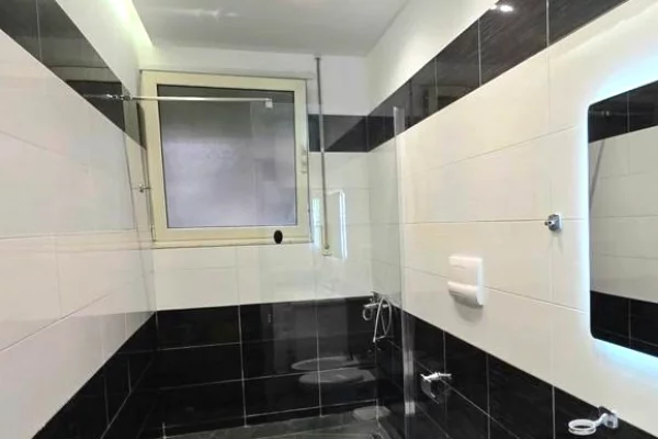 Shtepi me qera Apartament ne Tirane, 2+1, Mobilimi E mobiluar, Pagesa 70,000  Leke.