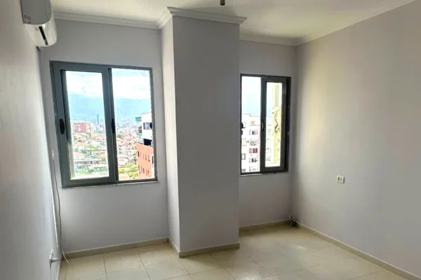 Shtepi ne shitje Apartament ne Tirane, 1+1, Mobilimi Bosh, pa mobiluar, Pagesa 8,500,000  Leke.