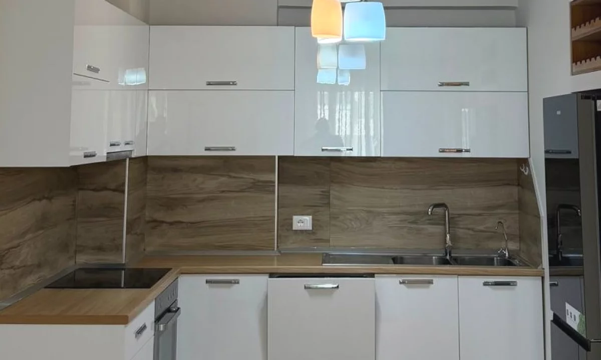 House for Sale Apartment in Tirana, 1+1, Furniture Furnished, Payment 14,200,000  Leke.