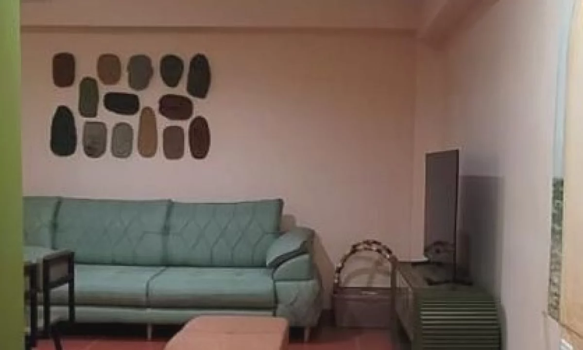 Shtepi ne shitje Apartament ne Vlore, 1+1, Mobilimi E mobiluar, Pagesa 100,000  Euro.
