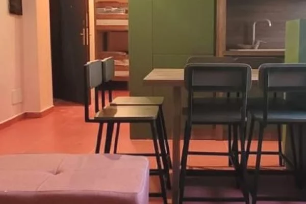 Shtepi ne shitje Apartament ne Vlore, 1+1, Mobilimi E mobiluar, Pagesa 100,000  Euro.