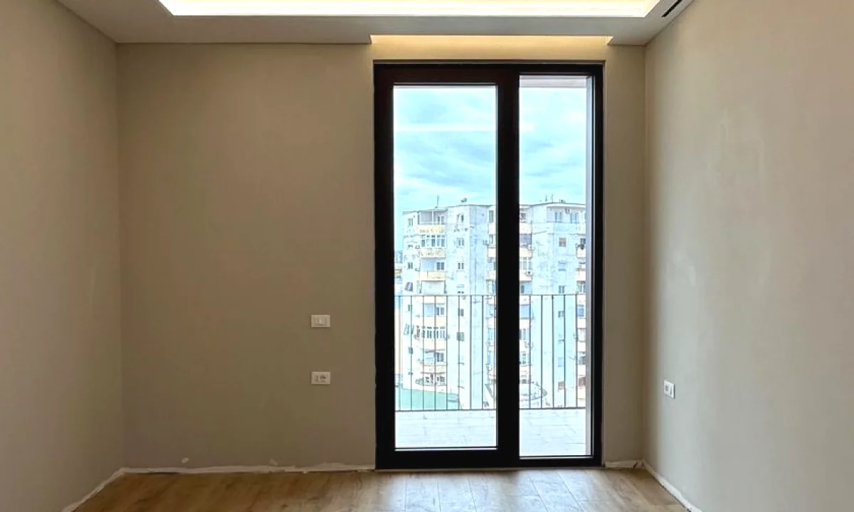 House for Sale Apartment in Tirana, 2+1, Furniture In Part, Payment 670,000  Euro.