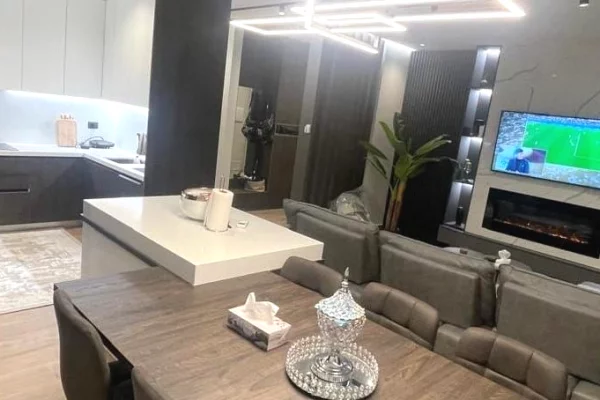 House for Sale Apartment in Tirana, 2+1, Furniture Furnished, Payment 420,000  Euro.
