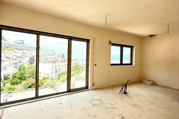 Shtepi ne shitje Apartament ne Tirane, 2+1, Mobilimi Bosh, pa mobiluar, Pagesa 365,650  Euro.