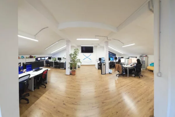 Ambient biznesi me qera 3+1 ne Tirane - 2,500 Euro