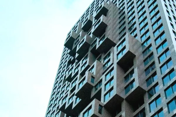 🏢 JEPET ME QIRA AMBIENT BIZNESI – DOWNTOWN ONE