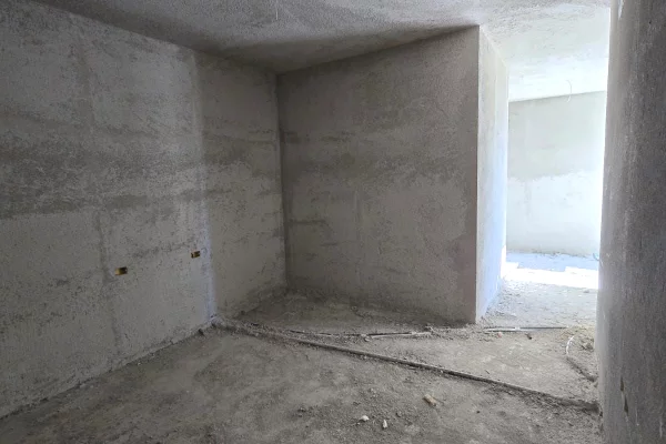 Shtepi ne shitje Apartament ne Lezhe, 2+1, Mobilimi Bosh, pa mobiluar, Pagesa 105,000  Euro.