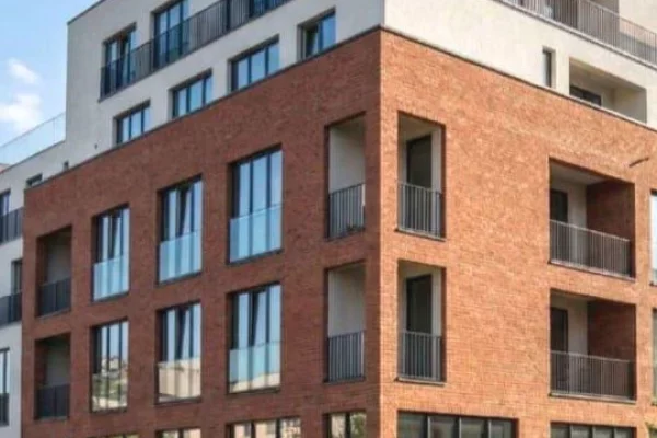 Shtepi ne shitje Apartament ne Tirane, 2+1, Mobilimi Bosh, pa mobiluar, Pagesa 92,100  Euro.