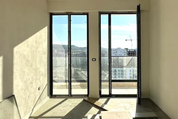 Shtepi ne shitje Apartament ne Tirane, 2+1, Mobilimi Bosh, pa mobiluar, Pagesa 195,000  Euro.