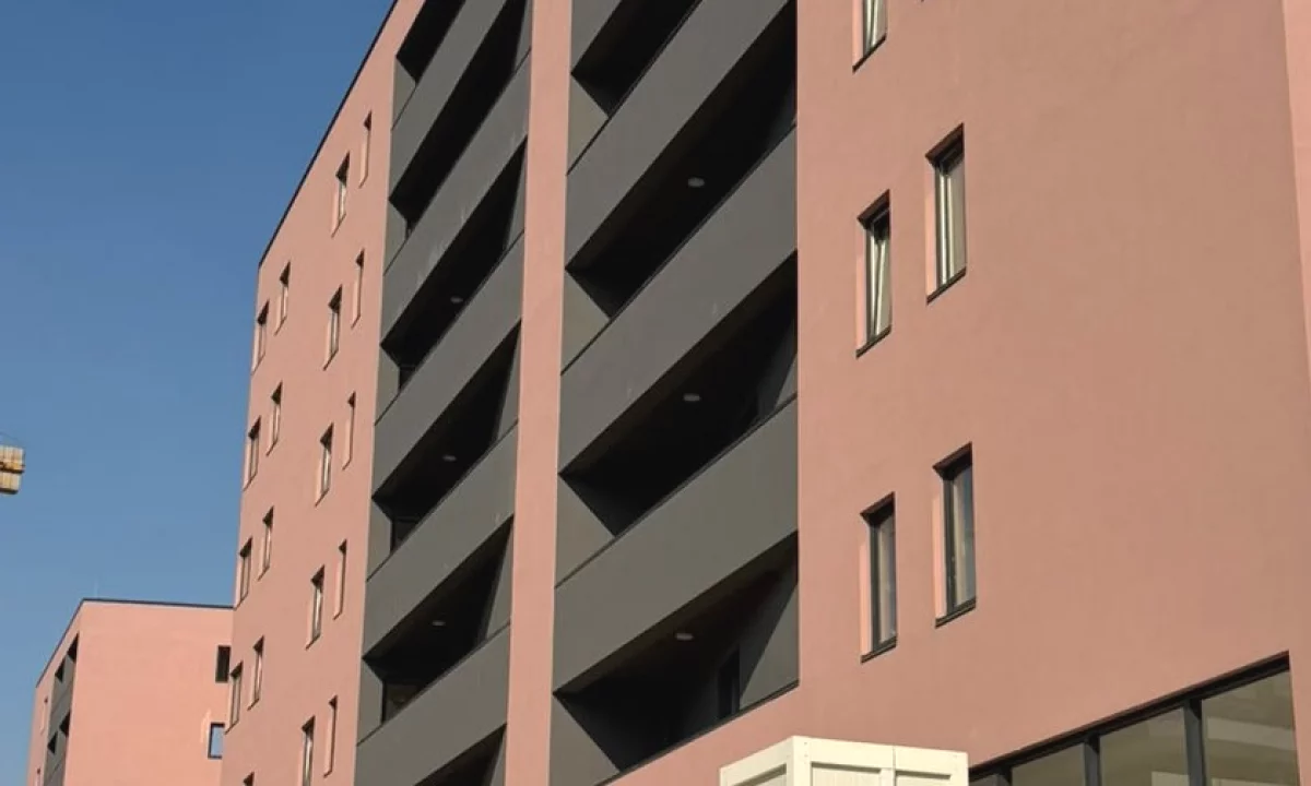 Shtepi ne shitje Apartament ne Tirane, 2+1, Mobilimi Bosh, pa mobiluar, Pagesa 135,000  Euro.