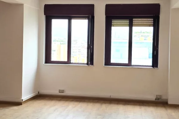 🏢 JEPET AMBIENT PER ZYRA ME QIRA – TORRE DRIN ✨