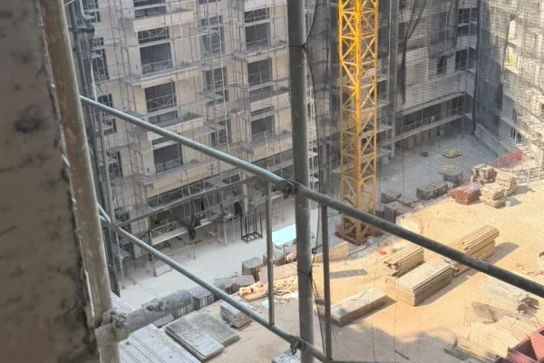 Casa in vendita Appartamento a Tirana, 3+1, Ambiente Vuoto, Pagamento 204,560  Euro.