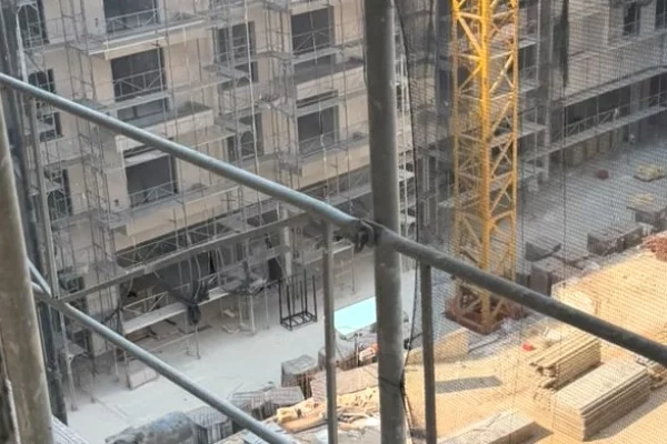 Casa in vendita Appartamento a Tirana, 1+1, Ambiente Vuoto, Pagamento 78,400  Euro.
