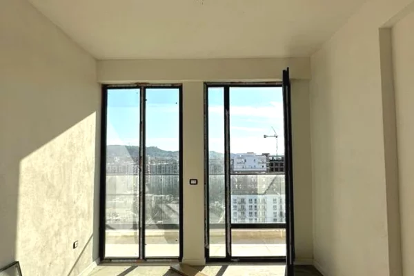Casa in vendita Appartamento a Tirana, 2+1, Ambiente Vuoto, Pagamento 195,000  Euro.