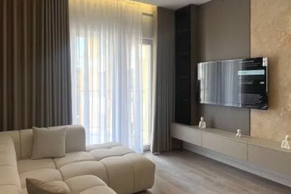 Shtepi me qera 2+1 ne Tirane - 90,000 Leke