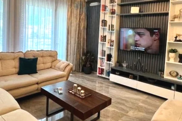 Shtepi ne shitje 2+1 ne Tirane - 300,000 Euro