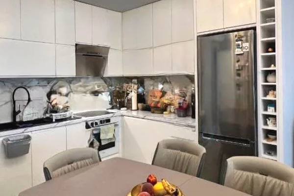 Shtepi ne shitje Apartament ne Tirane, 2+1, Mobilimi E mobiluar, Pagesa 300,000  Euro.