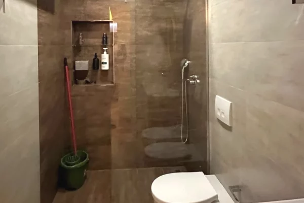 Shtepi me qera Apartament ne Tirane, 2+1, Mobilimi E mobiluar, Pagesa 900  Euro.