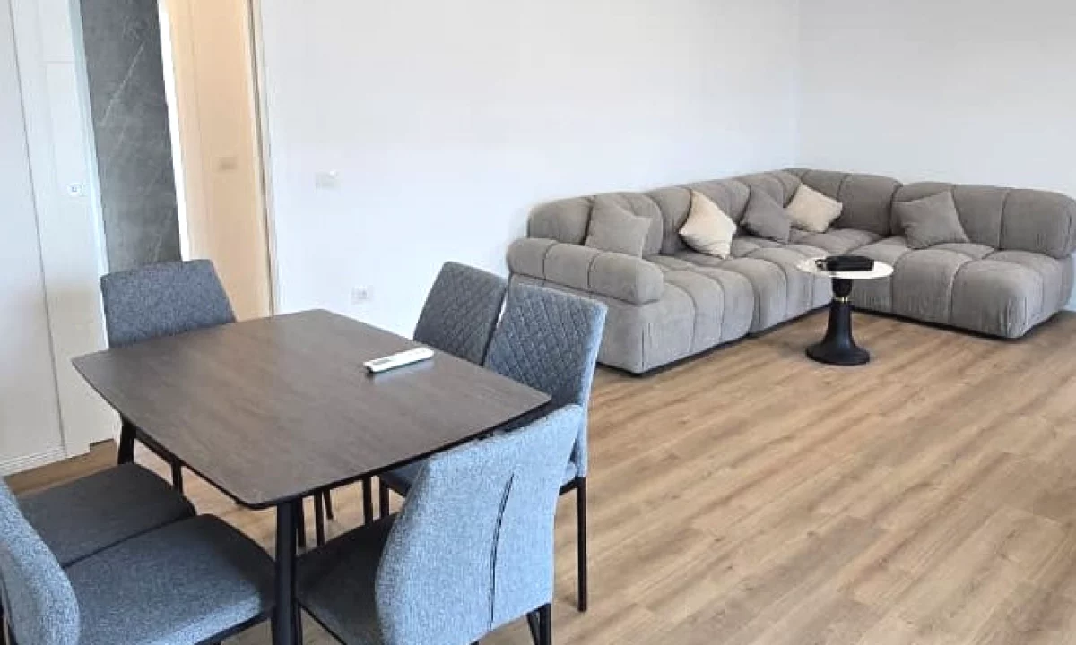 Shtepi me qera Apartament ne Tirane, 3+1, Mobilimi E mobiluar, Pagesa 1,500  Euro.