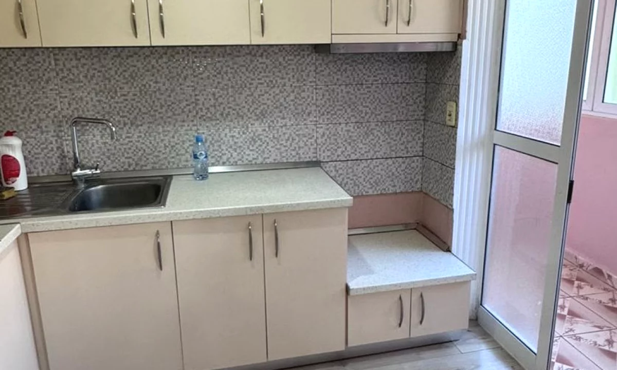 Shtepi ne shitje Apartament ne Tirane, 1+1, Mobilimi E mobiluar, Pagesa 11,500,000  Leke.