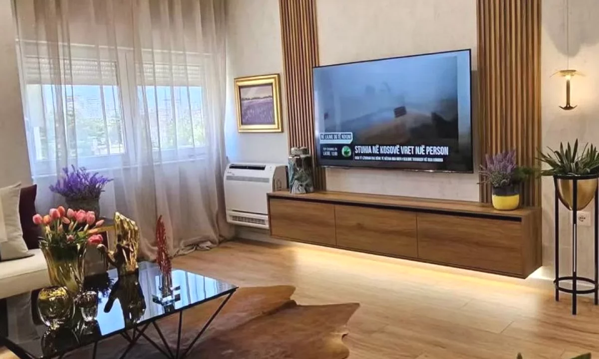 Casa in vendita Appartamento a Tirana, 2+1, Ambiente Arredato, Pagamento 260,000  Euro.
