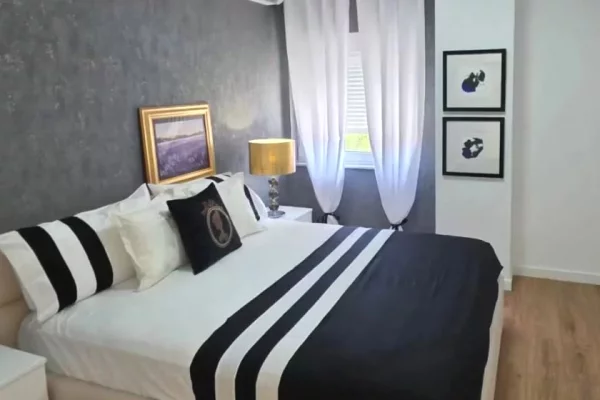 Casa in vendita Appartamento a Tirana, 2+1, Ambiente Arredato, Pagamento 260,000  Euro.