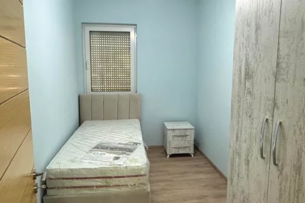 Shtepi me qera Apartament ne Tirane, 2+1, Mobilimi E mobiluar, Pagesa 60,000  Leke.