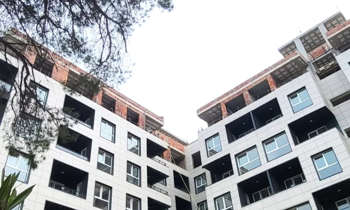 Shtepi ne shitje Apartament ne Durres, 2+1, Mobilimi Bosh, pa mobiluar, Pagesa 176,888  Euro.