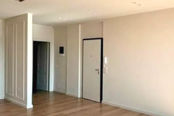 Shtepi ne shitje Apartament ne Tirane, 3+1, Mobilimi Bosh, pa mobiluar, Pagesa 365,000  Euro.