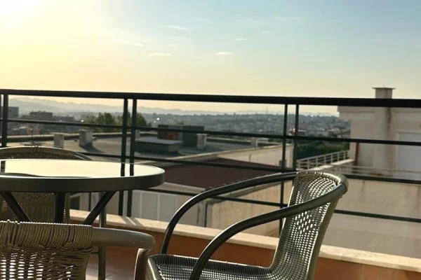 Shtepi me qera Apartament ne Tirane, 2+1, Mobilimi E mobiluar, Pagesa 50,000  Leke.