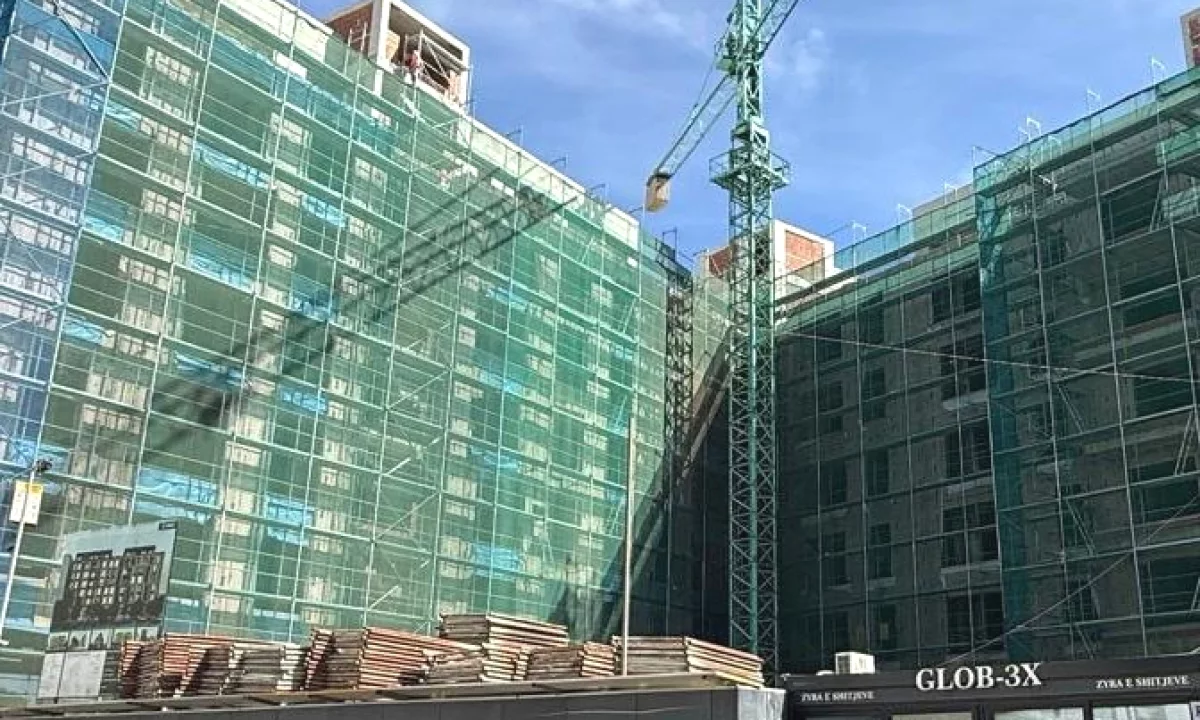 Casa in vendita Appartamento a Tirana, 1+1, Ambiente Vuoto, Pagamento 132,000  Euro.